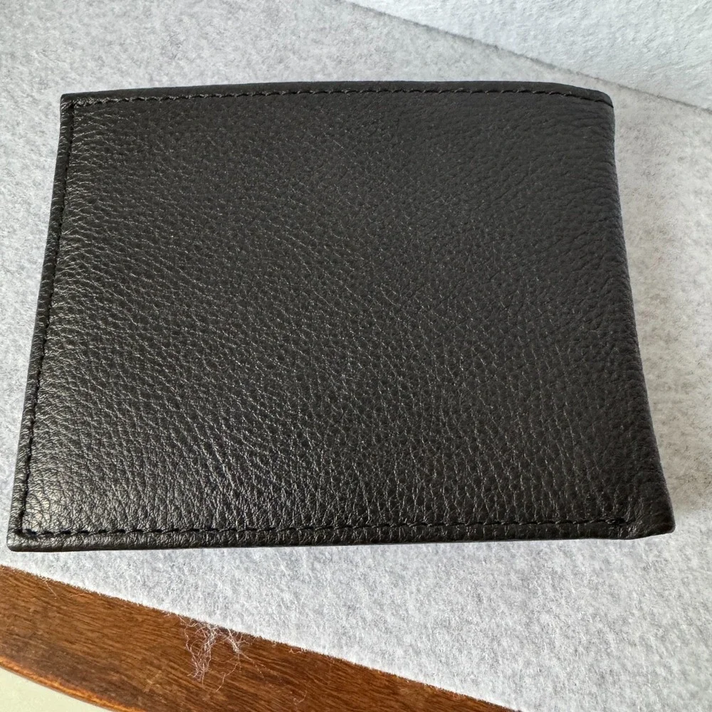 Covington Men's Black Pebbled Leather Bifold Wallet, ID and Card Slots, Billfold